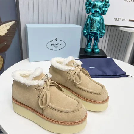 プラダ カジュアルシューズ