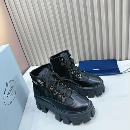 プラダ カジュアルシューズ