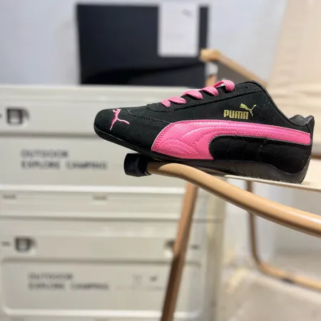 プーマ スニーカー