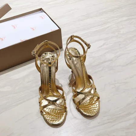 クリスチャン・ルブタン サンダル