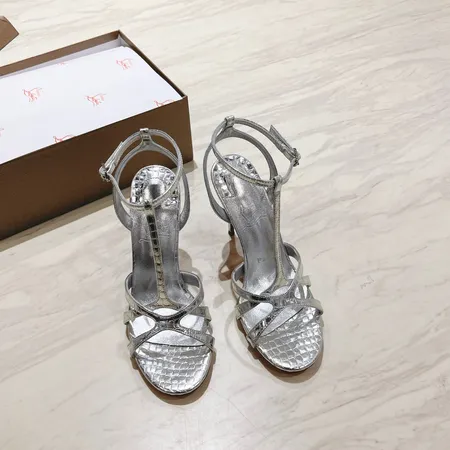 クリスチャン・ルブタン サンダル