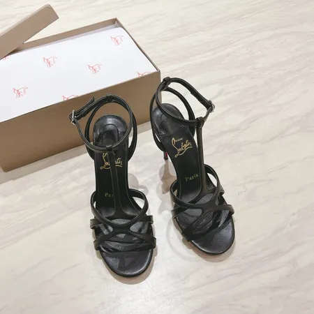 クリスチャン・ルブタン サンダル