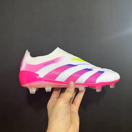 アディダス スニーカー