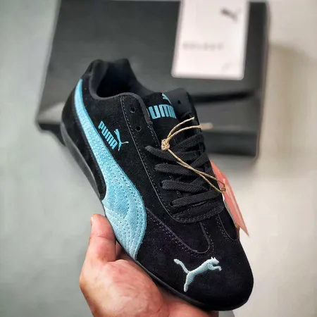 プーマ スニーカー