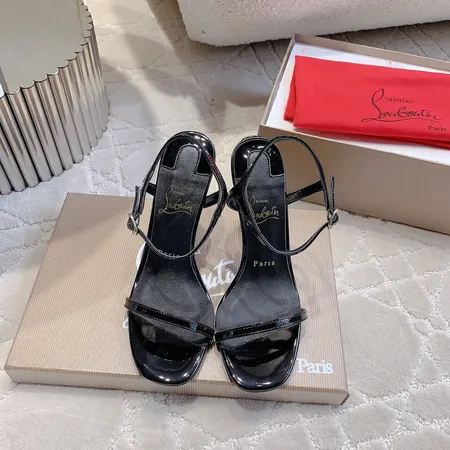 クリスチャン・ルブタン サンダル
