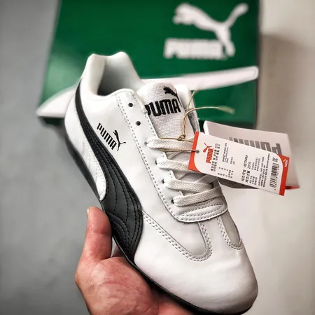 プーマ スニーカー