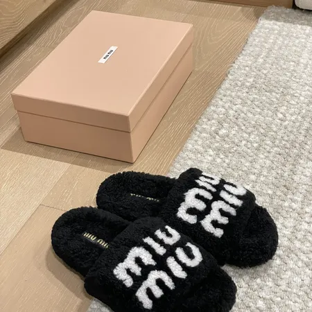 ミュウミュウ スリッパ