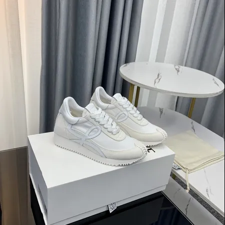 ロエベ スニーカー