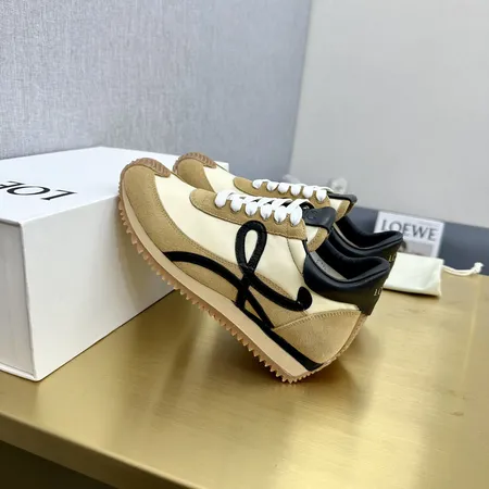 ロエベ スニーカー