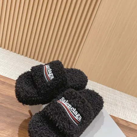 バレンシアガ スリッパ