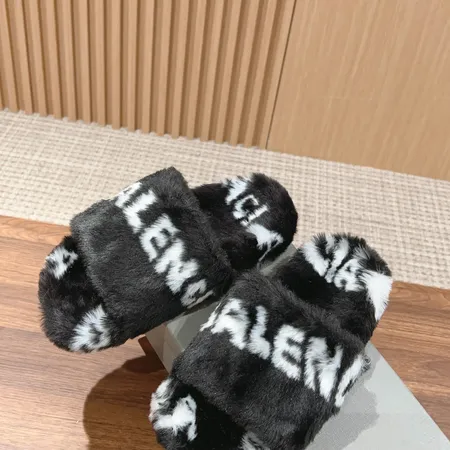 バレンシアガ スリッパ