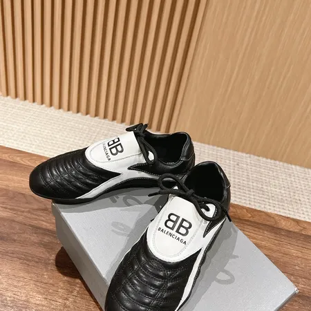 バレンシアガ カジュアルシューズ