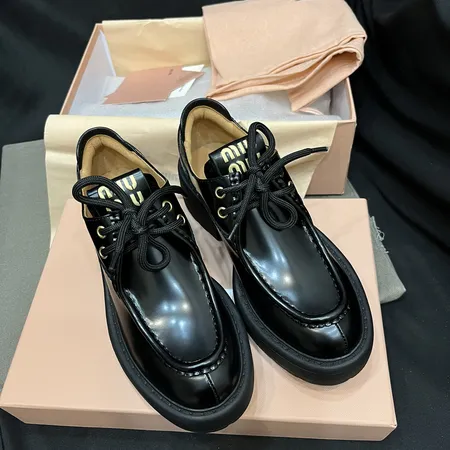 ミュウミュウ ビジネスシューズ