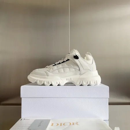 ディオール スニーカー