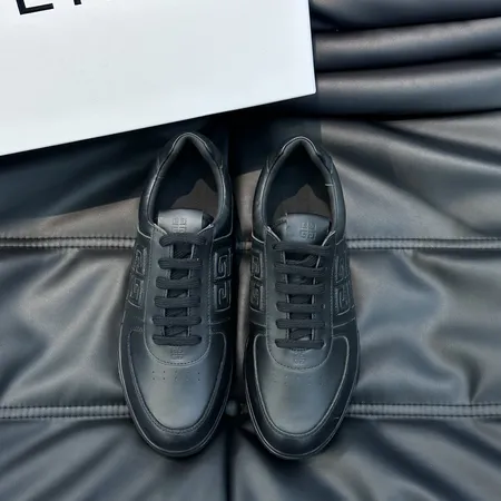 ジバンシィ カジュアルシューズ