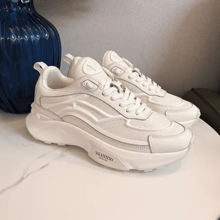 ヴァレンティノ スニーカー