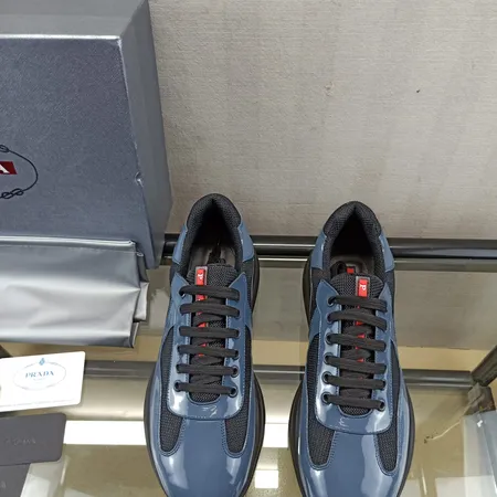 プラダ カジュアルシューズ