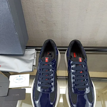 プラダ カジュアルシューズ