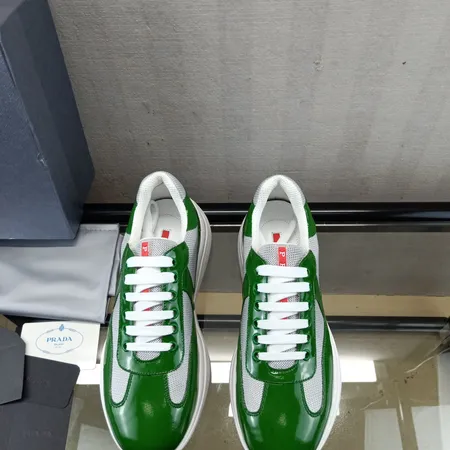 プラダ カジュアルシューズ