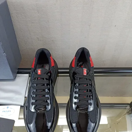 プラダ カジュアルシューズ