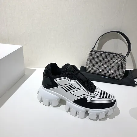 プラダ スニーカー