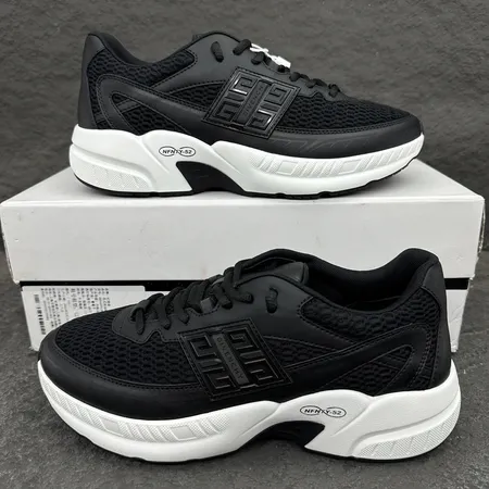 ジバンシィ カジュアルシューズ