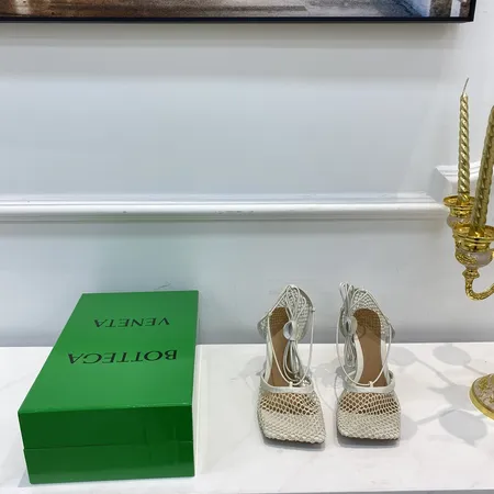 ボッテガ ヴェネタ サンダル