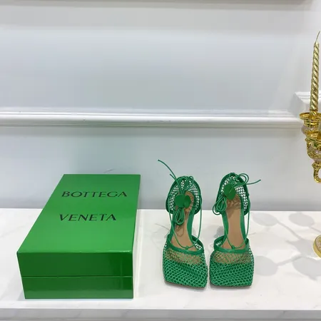 ボッテガ ヴェネタ サンダル