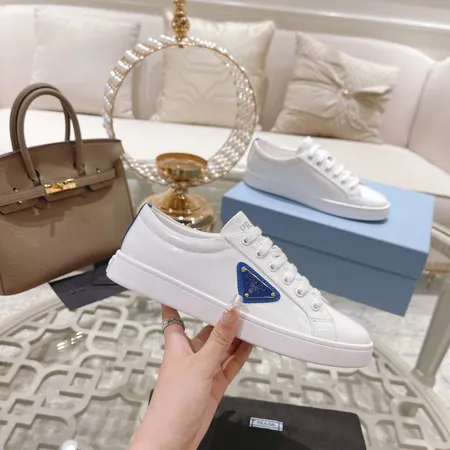 プラダ カジュアルシューズ