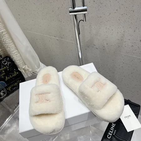 セリーヌ スリッパ