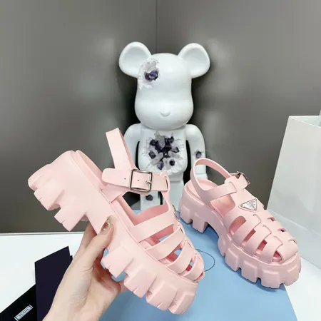 プラダ サンダル