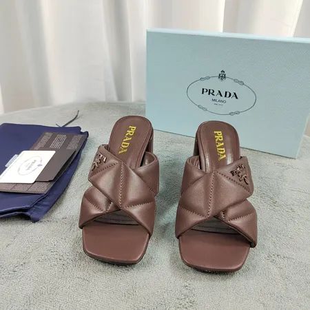 プラダ スリッパ