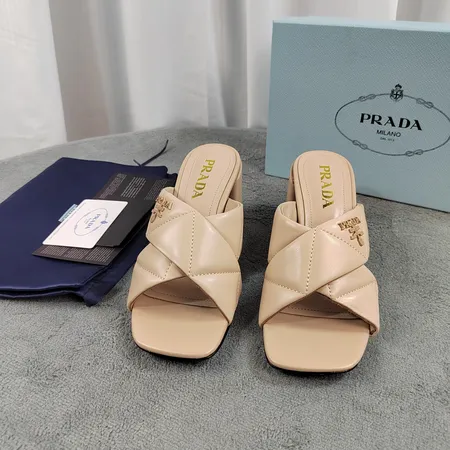 プラダ スリッパ