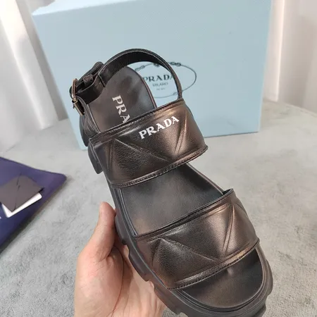 プラダ サンダル