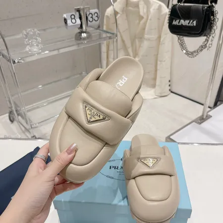 プラダ スリッパ