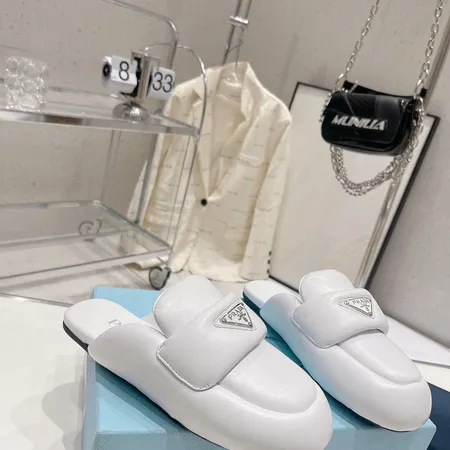 プラダ スリッパ