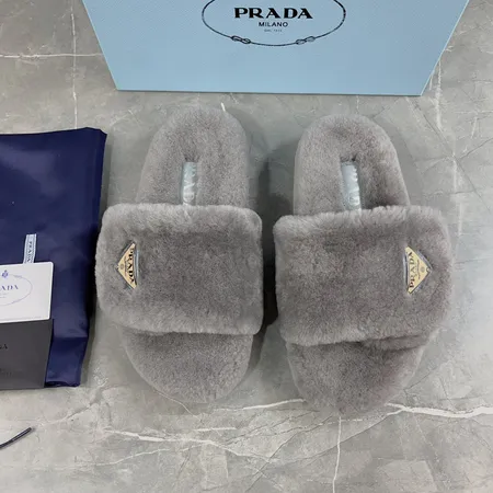 プラダ スリッパ