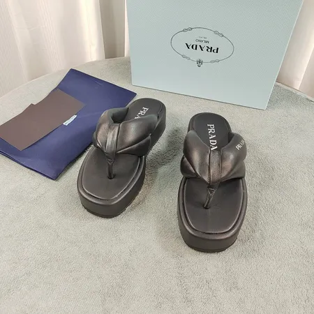 プラダ スリッパ