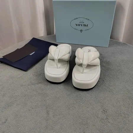 プラダ スリッパ