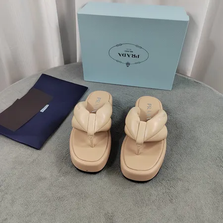 プラダ スリッパ