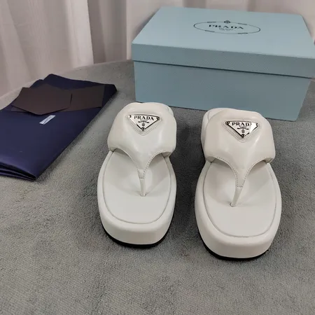 プラダ スリッパ