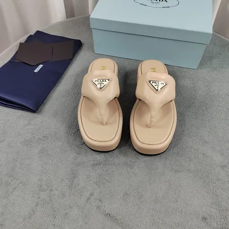 プラダ スリッパ