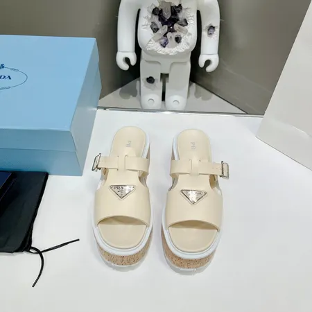 プラダ サンダル