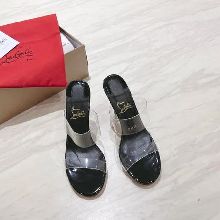 クリスチャン・ルブタン サンダル