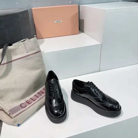 ミュウミュウ ビジネスシューズ