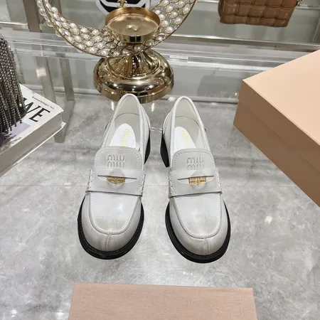 ミュウミュウ ビジネスシューズ