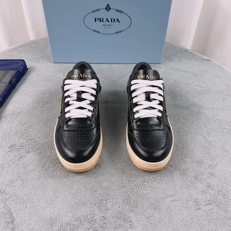 プラダ カジュアルシューズ
