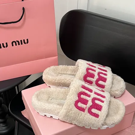 ミュウミュウ スリッパ