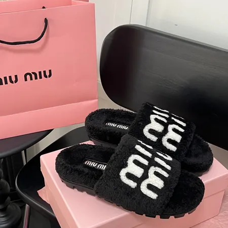 ミュウミュウ スリッパ