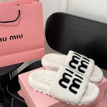 ミュウミュウ スリッパ